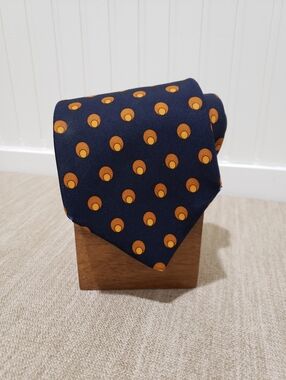 J. CREW Mens Handmade Silk Geometric Design Neck Tie (57.5"x3.75") Midnight Blue